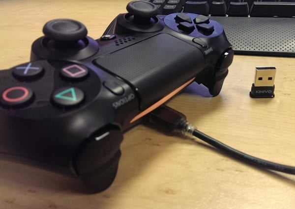 Tay cầm PS4 kết nối với PC bằng USB Bluetooth